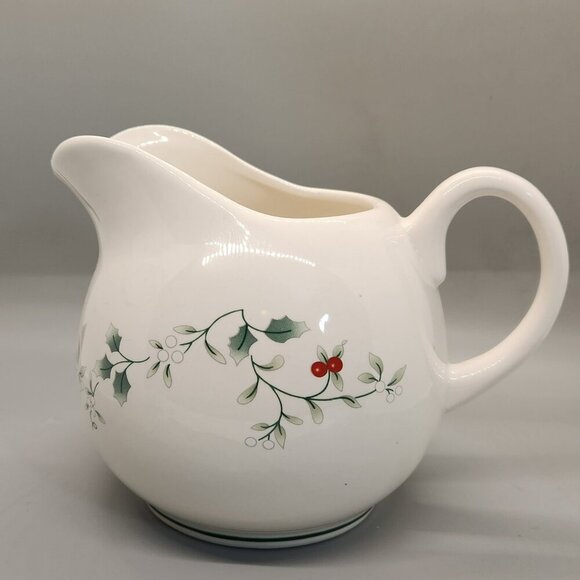 Pfaltzgraff Other - Pfaltzgraff Winterberry Gravy Boat /JUICE /water Pitcher 24 OZ 5.5"